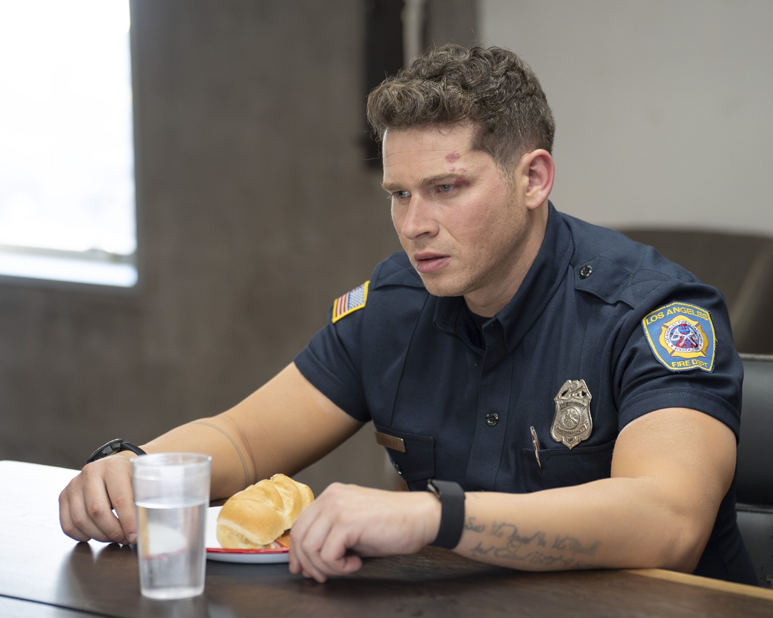9 1 1 Season 9 Heats Up As Oliver Stark Shares Filming Update